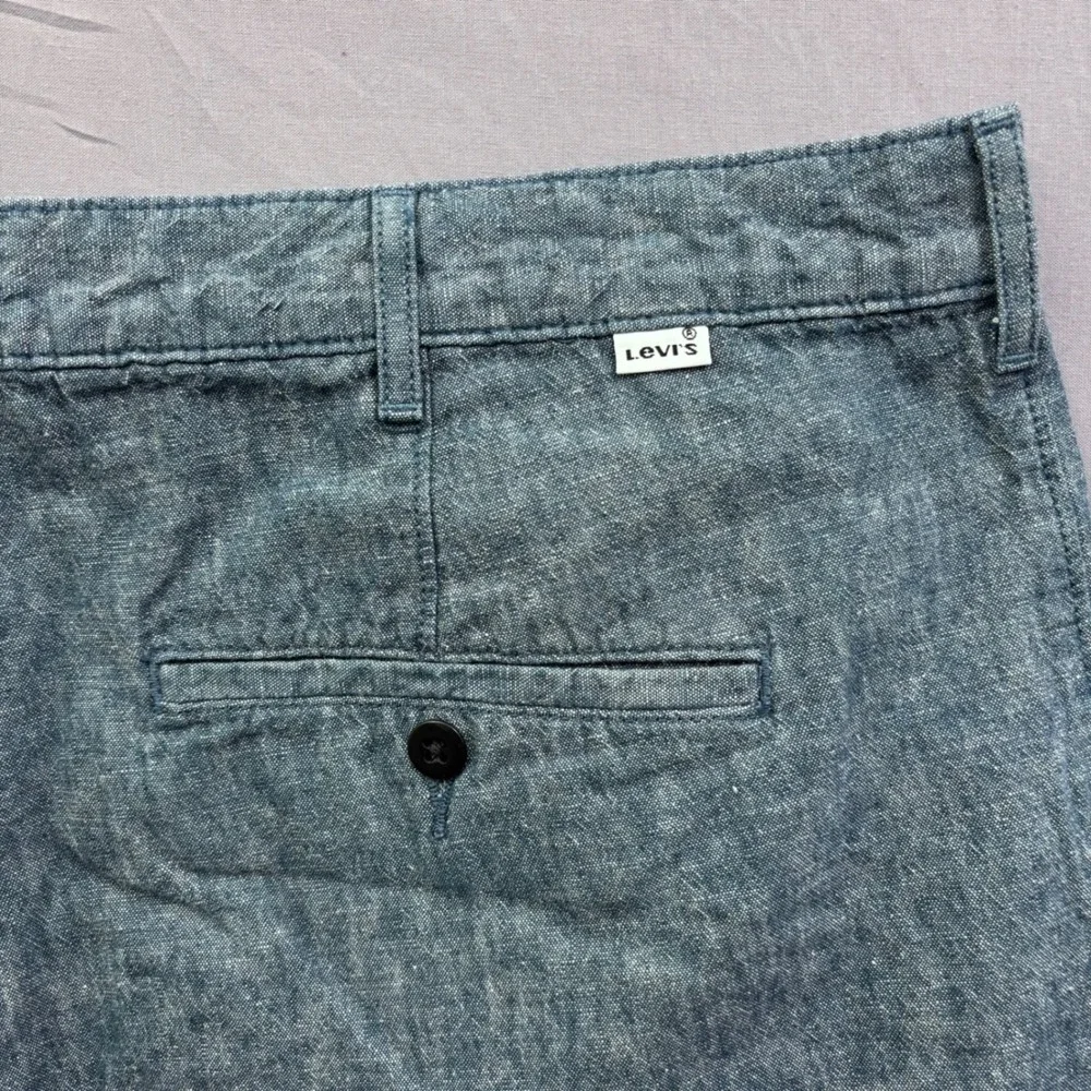 Levis‎ Mens Blue Linen Cotton Blend Chino Shorts Size 42 S40196 Chambray Style